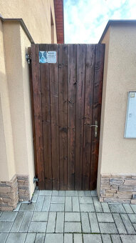 Prodám dvoukřídlou bránu + branku - 5