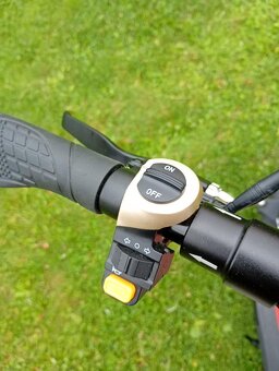 Elektrokoloběžka se sedačkou 350W - bez řidičáku - 5