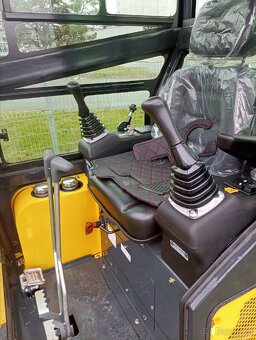 minibagr, kabinový bagr, bagr s kabinou, motor Kubota - 5