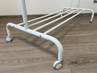 ŠATNÍ STOJAN IKEA RIGGA - 2 KS - 5