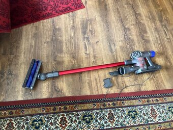 Tyčový vysavač Dyson - 5