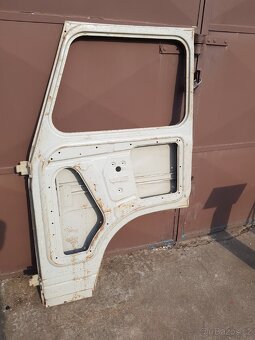 Avia nové pravé dveře - 5