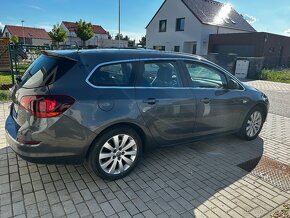 Opel Astra 2.0 cdti sport tourer - 5