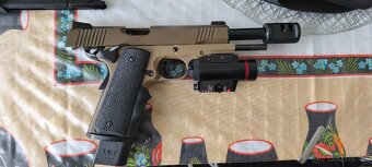 Prodám Colt 1911 R32 Sandstorm - 5