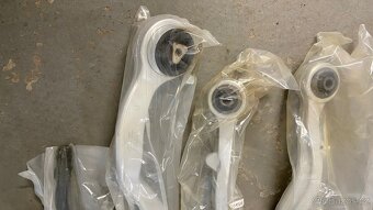 Prodám sadu ramen a čepů – BMW 7 E65/E66 - 5