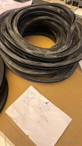 Prodám pryžové těsnění Gumex-lemovky tvaru U 11x12/6mm - 5