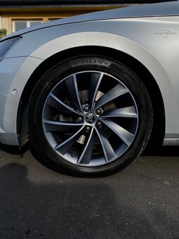 Škoda Superb L&K 2.0 TDI 110 kW, 2016, manuál - 5