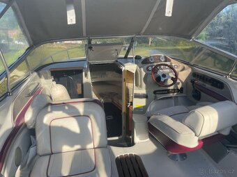 Kajutový člun Maxum 2300 SC pro 10 osob - 5