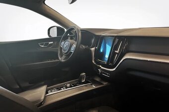 Volvo XC60 B4 AWD Momentum Advanced Edition rok 2020 - 5