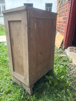 Historické noční stolky - 5