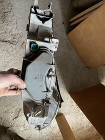 Světlomet ford mondeo - 5