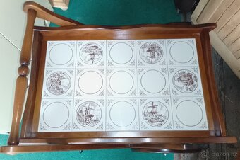 Dubový servírovací stolek s kachlemi s holands - 5