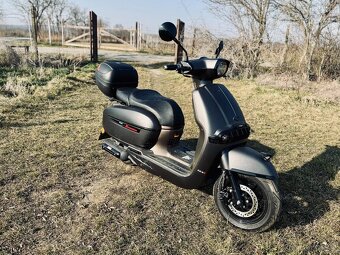 PRODEJ SKÚTRU KEEWAY SIXTIES 125 - 5
