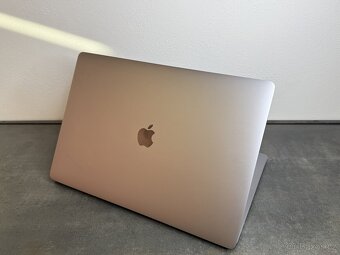 Macbook Pro 16" 2019 / I9 / 1TB / 16GB / Space gray - 5