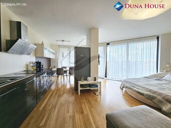 Pronájem bytu 1+kk 64 m² Ke Kapslovně, Praha - Žižkov - 5