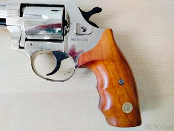 Plynový revolver HOLEK - 5