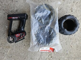 TRAXXAS RC MODEL E-REVO 58cm - 5