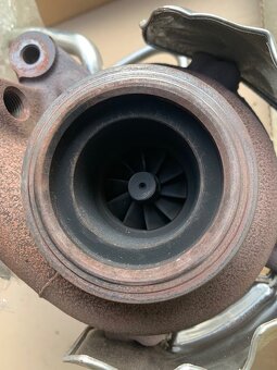 Škoda 2.0TDi CR Turbo 04L253010B - 5