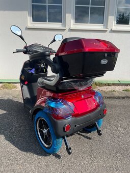 NOVÝ ELEKTRICKÝ TŘÍKOLOVÝ SKÚTR SELVO 31000 - 5