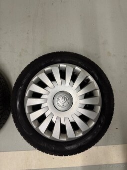 Sada kol R16 se zimními pneumatikami a poklicemi - 5