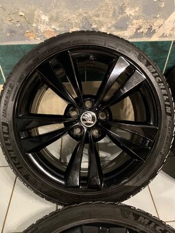 Alu kola Škoda R18 5X112 ZIMNÍ PNEU 225/40 R18 NEPTUNE - 5