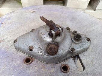 ČZ předválečná - víko motoru - 5