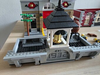 LEGO 10197 Hasičská stanice + návody (rok 2009) - 5
