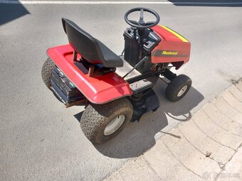 Prodám zahradní traktor MTD 12Hp - 5