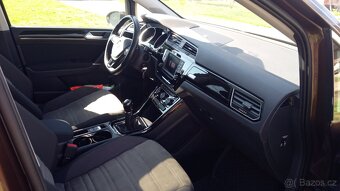Touran Highline 2.0 Tdi-110kw,najeto pouze 155tkm,7 mist - 5