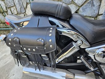 Suzuki VZ 800 Marauder - 5