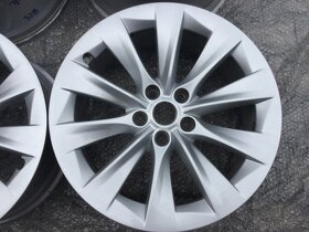 Tesla model S disky 19x8.0J - 5