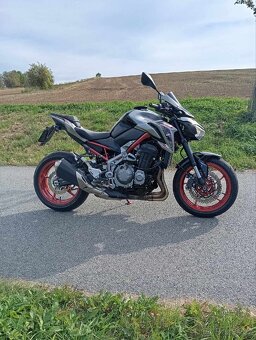 Kawasaki Z900 - 5