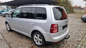 Volkswagen Touran - 5