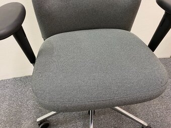 Kancelářská židle Vitra ID Trim Pc 31300,- NOVÁ - 5