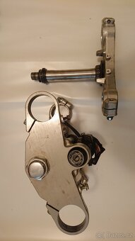 Kawasaki ZX7R díly - 5