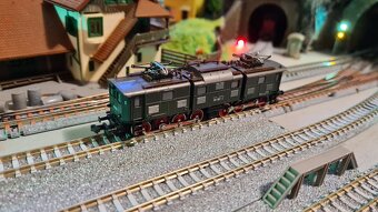 Vláčky - Električka Roco BR 191 001-7 - vagónky - 5