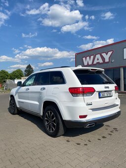 Jeep Grand Cherokee Summit - 5