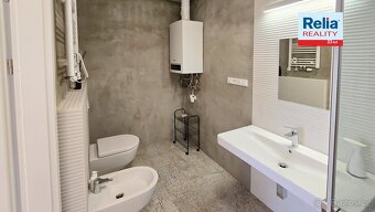 Pronájem nadstandardního bytu 3+kk, 73 m2 s výhledem na radn - 5
