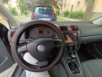 Volkswagen Golf 5 1.4 59 kW benzín - 5