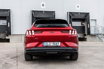Ford Mustang Mach E AWD 98,7 KW Prodloužený dojezd - 5