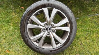 Originální alu disky Mazda R18 vč. letních pneu TOP stav - 5