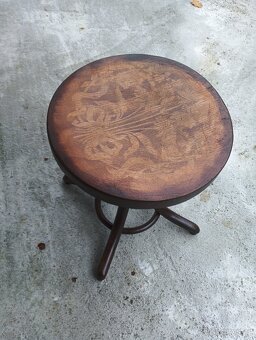 otočná klavírová THONET - 5