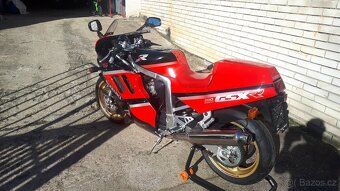 Suzuki GSXR 1100 - 5