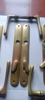 Staré mosazné kování. - 5