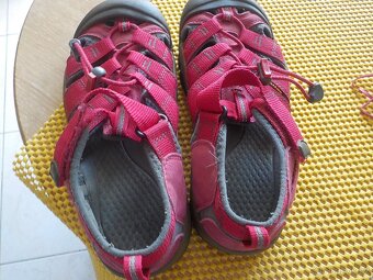Keen sandaly vel37 - 5