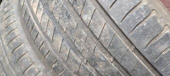 255/45R20 - 5