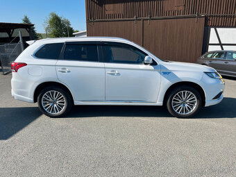 Mitsubishi Outlander 2.4 PLUG-IN HYBRID 4WD Basis Spirit2020 - 5