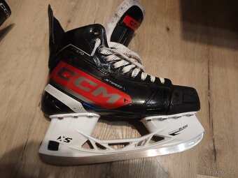 Brusle CCM JETSPEED FT670 SR vel.43,5 - 5