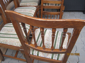 Italský jídelní stůl se 6 židlemi - 5