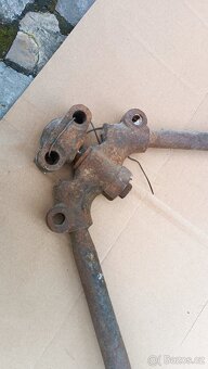 Tatra 12 vzpěra přední nápravy. - 5